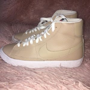 NIKE Blazer Mid Boys Sz 6 Linen Summit White